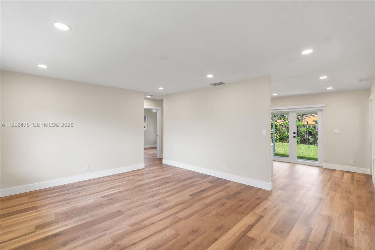 6881 Harding St, Hollywood, FL 33024 Photo