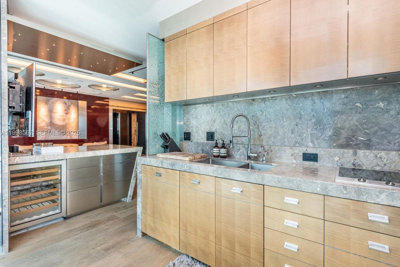 50 S Pointe Dr , Unit 905, Miami Beach, FL 33139 Photo