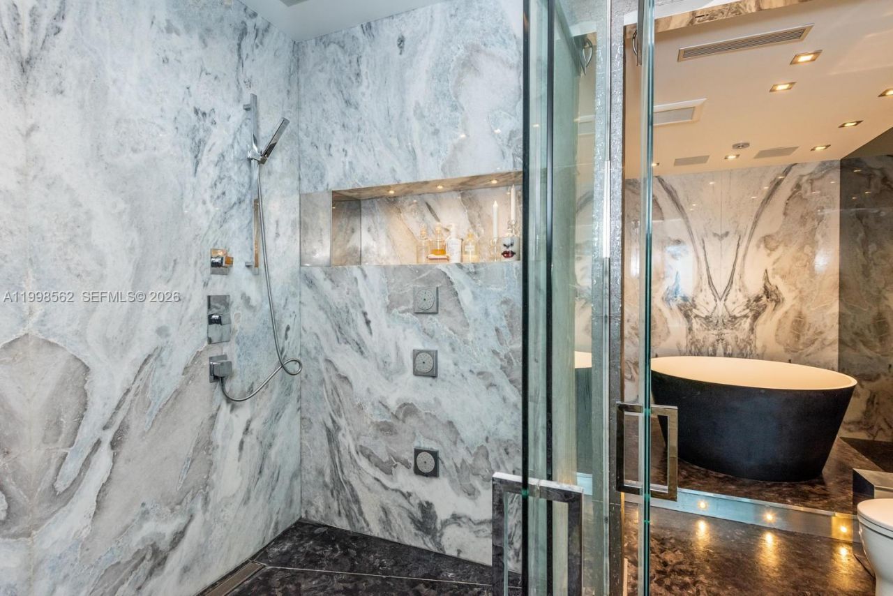 50 S Pointe Dr, Unit 905, Miami Beach, FL 33139 Photo