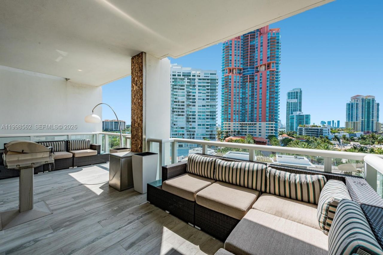 50 S Pointe Dr , Unit 905, Miami Beach, FL 33139 Photo