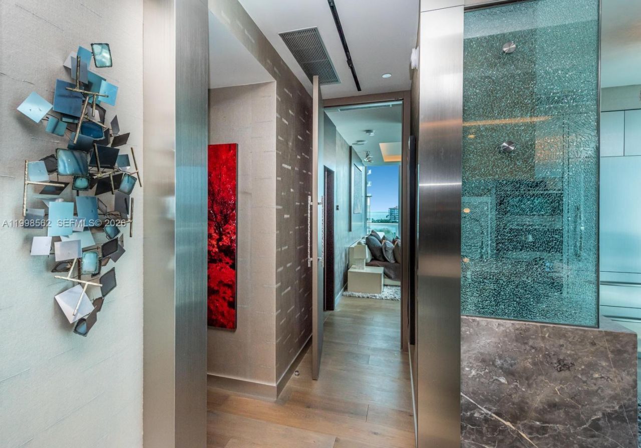 50 S Pointe Dr , Unit 905, Miami Beach, FL 33139 Photo