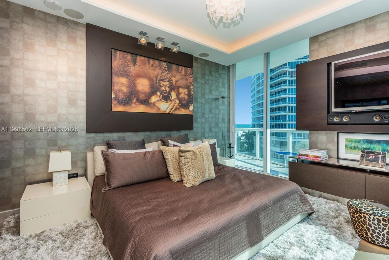 50 S Pointe Dr, Unit 905, Miami Beach, FL 33139 Photo