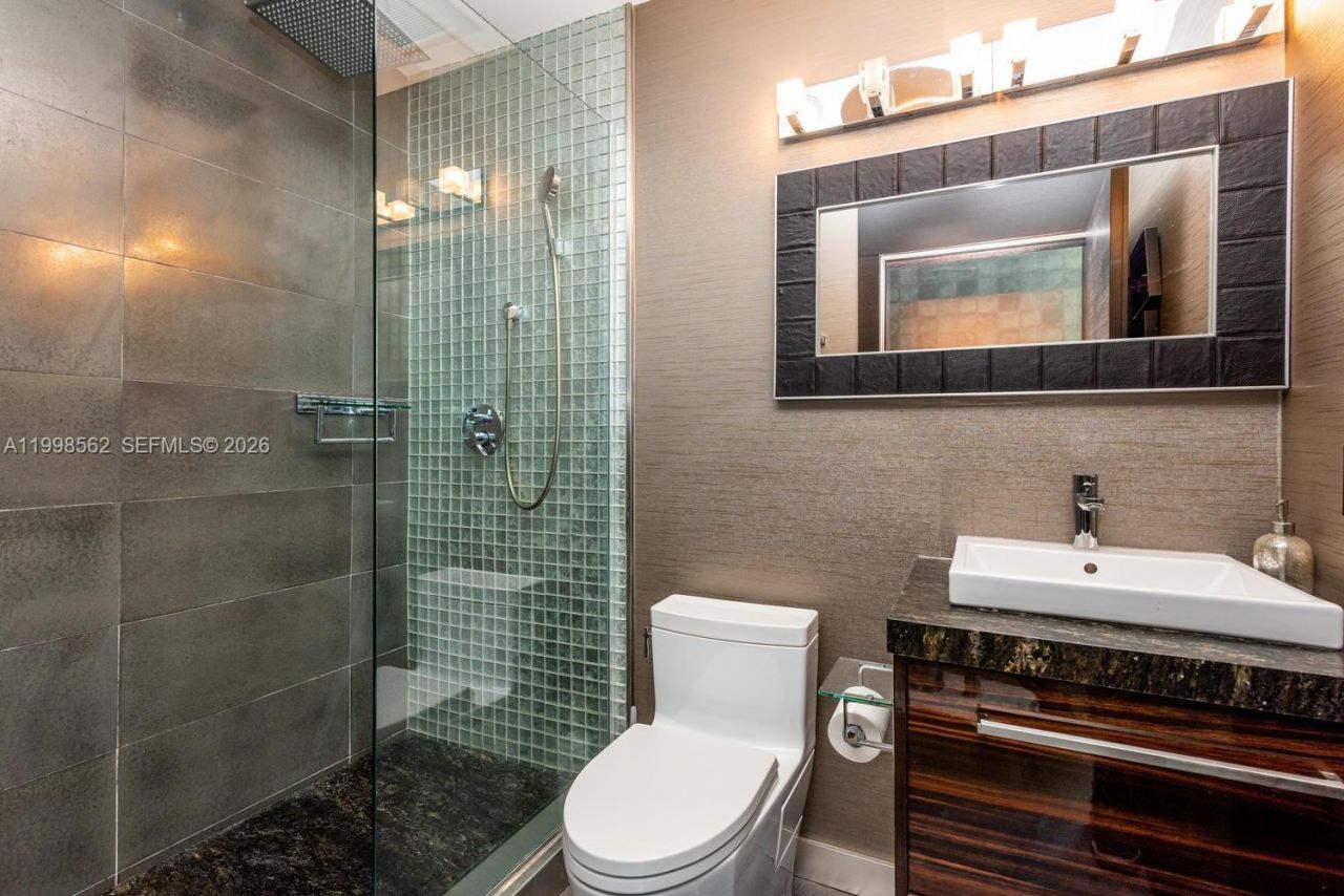 50 S Pointe Dr , Unit 905, Miami Beach, FL 33139 Photo