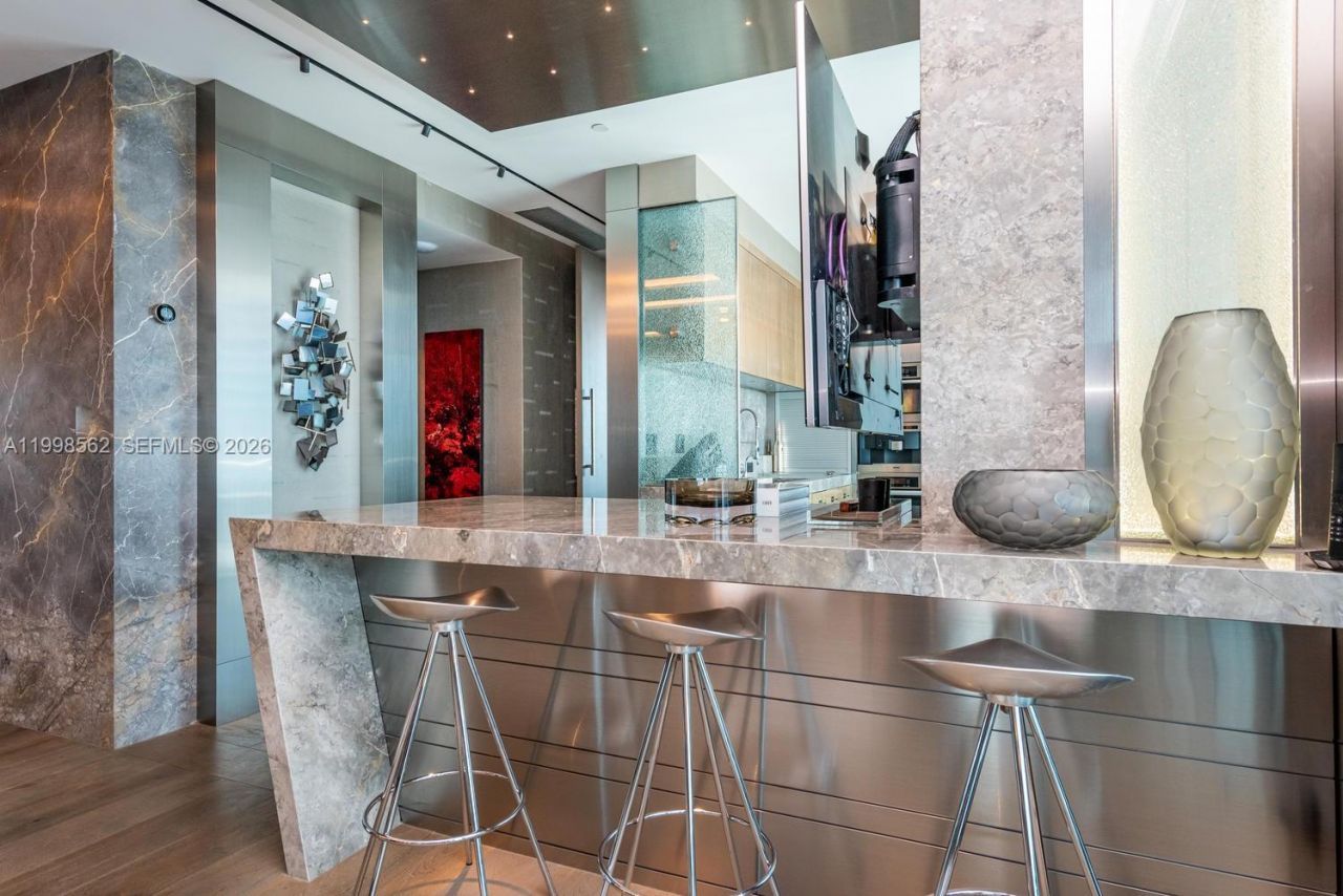 50 S Pointe Dr, Unit 905, Miami Beach, FL 33139 Photo