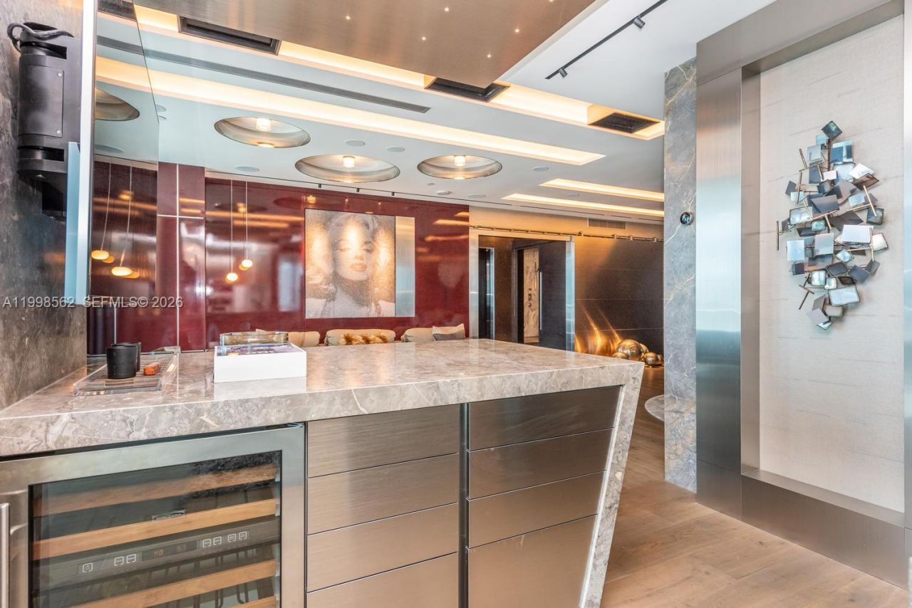 50 S Pointe Dr , Unit 905, Miami Beach, FL 33139 Photo