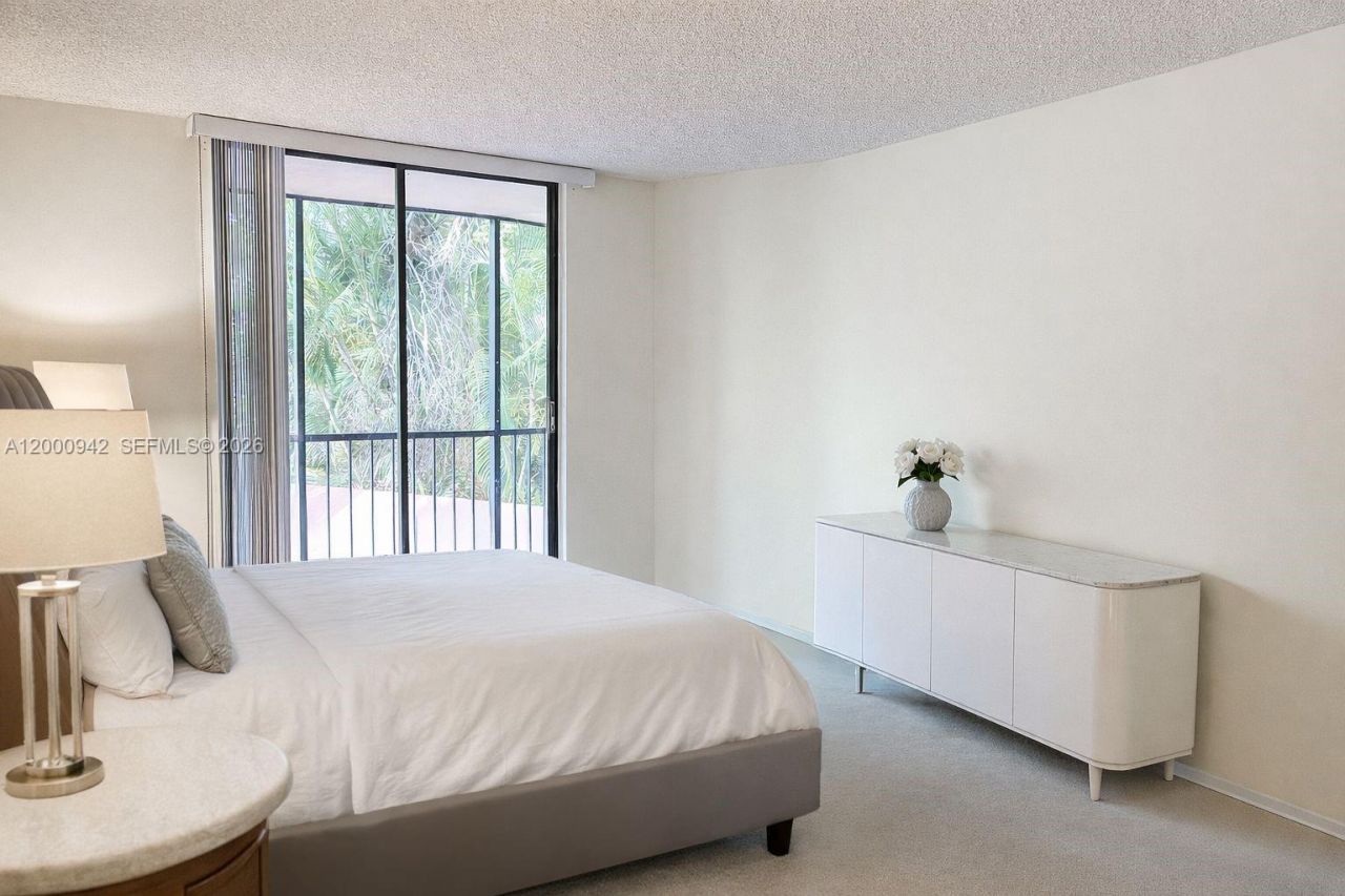 3800 N Hills Dr , Unit 206, Hollywood, FL 33021 Photo