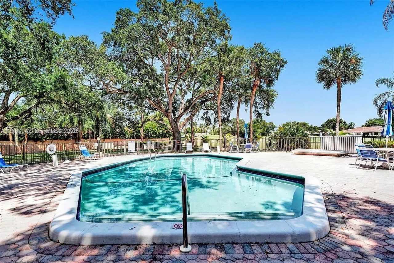 3800 N Hills Dr , Unit 206, Hollywood, FL 33021 Photo