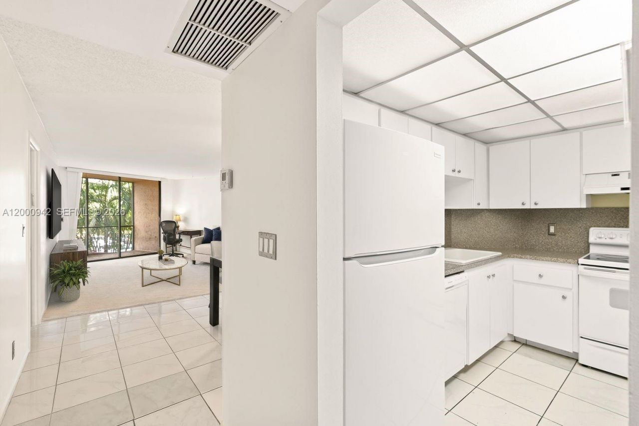 3800 N Hills Dr , Unit 206, Hollywood, FL 33021 Photo