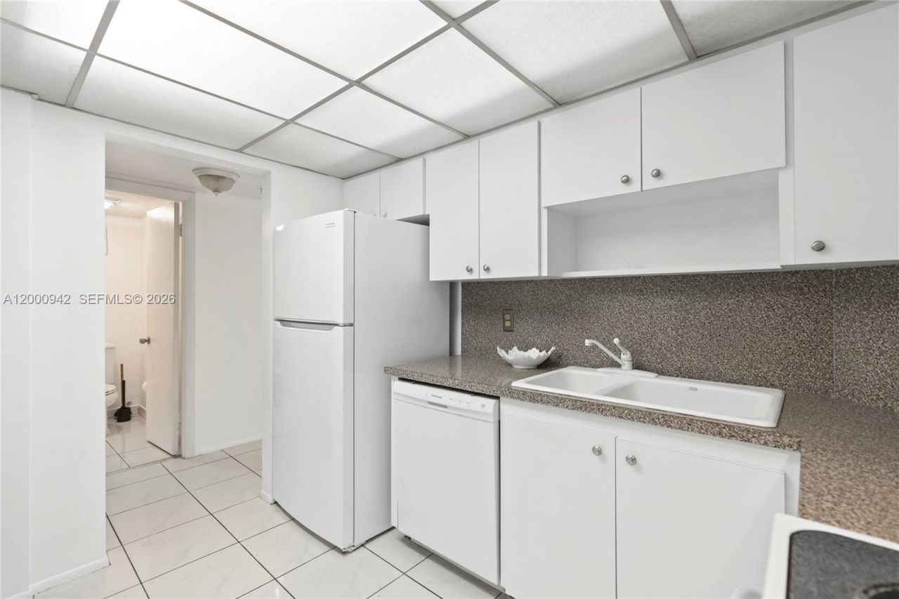 3800 N Hills Dr , Unit 206, Hollywood, FL 33021 Photo