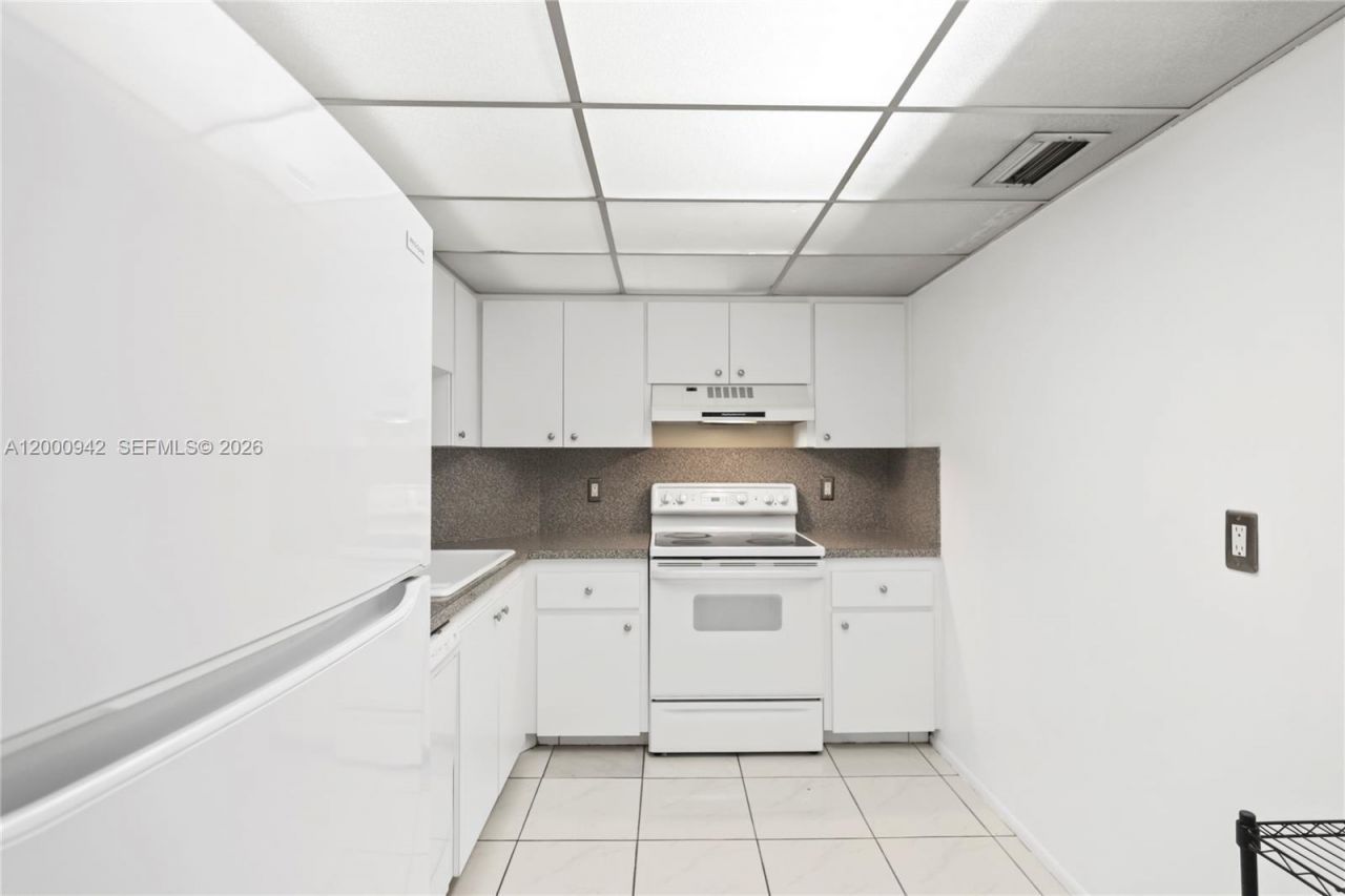 3800 N Hills Dr , Unit 206, Hollywood, FL 33021 Photo