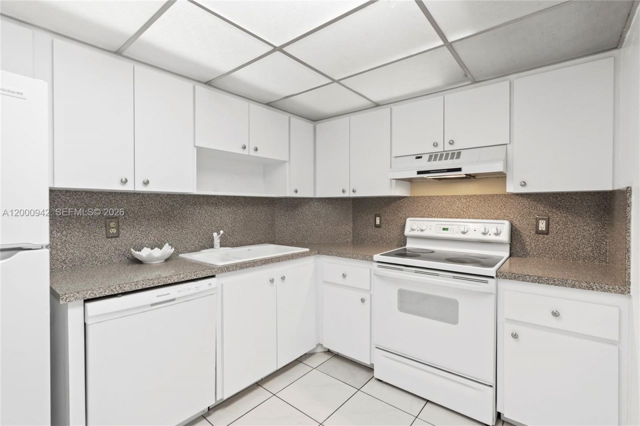 3800 N Hills Dr , Unit 206, Hollywood, FL 33021 Photo