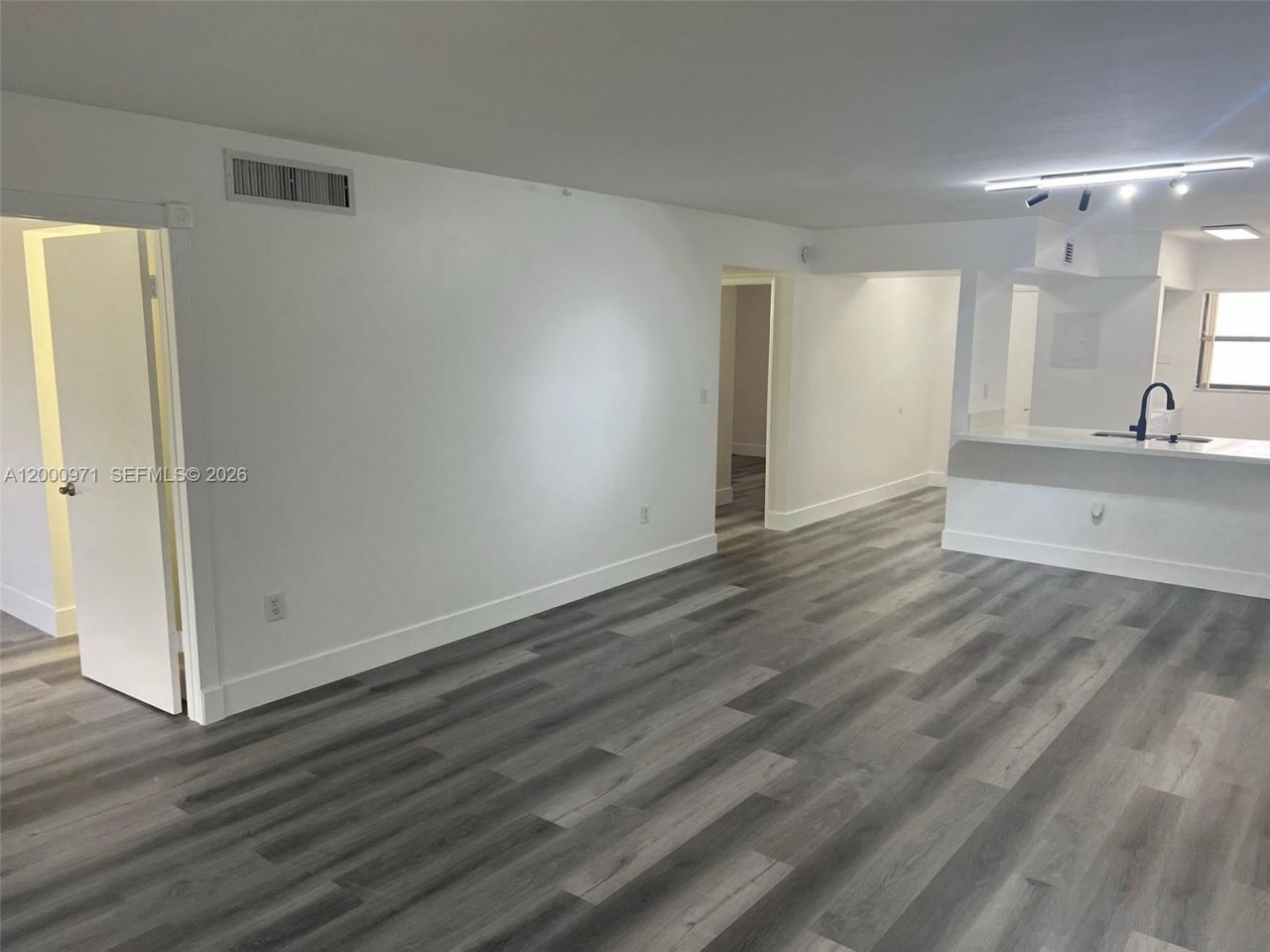 10317 NW 9th St. Cir., Unit 202, Miami, FL 33172 Photo