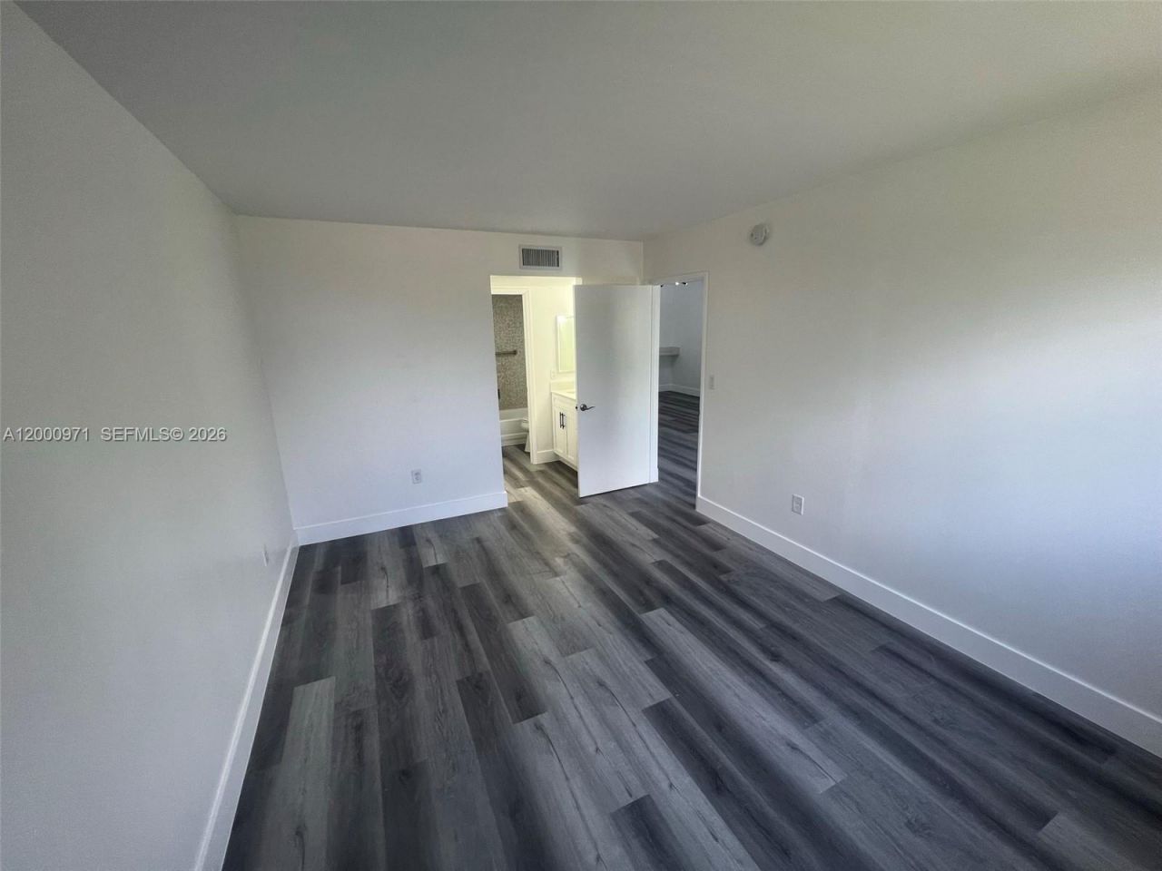 10317 NW 9th St. Cir., Unit 202, Miami, FL 33172 Photo