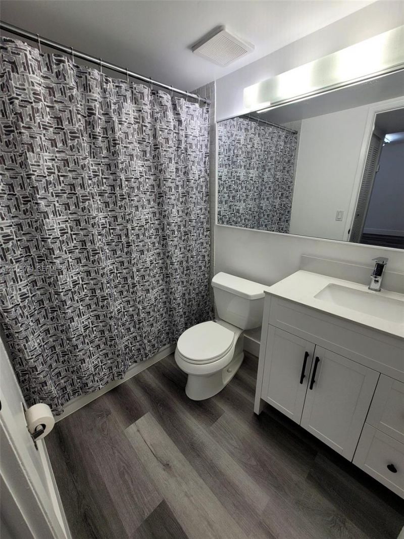 10317 NW 9th St. Cir., Unit 202, Miami, FL 33172 Photo