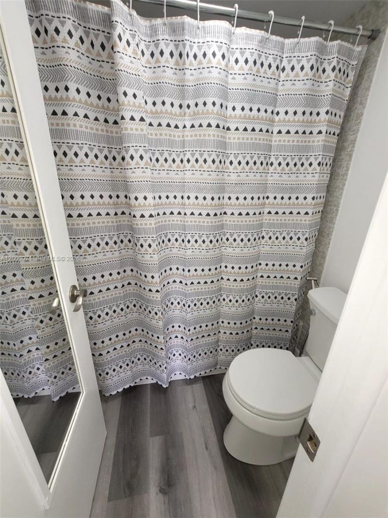 10317 NW 9th St. Cir., Unit 202, Miami, FL 33172 Photo