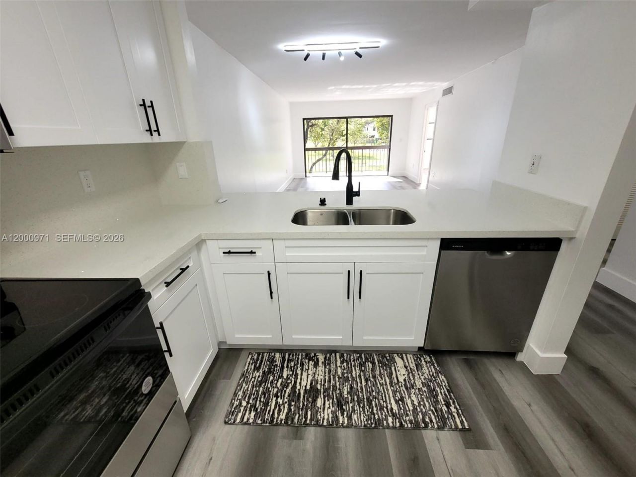 10317 NW 9th St. Cir., Unit 202, Miami, FL 33172 Photo