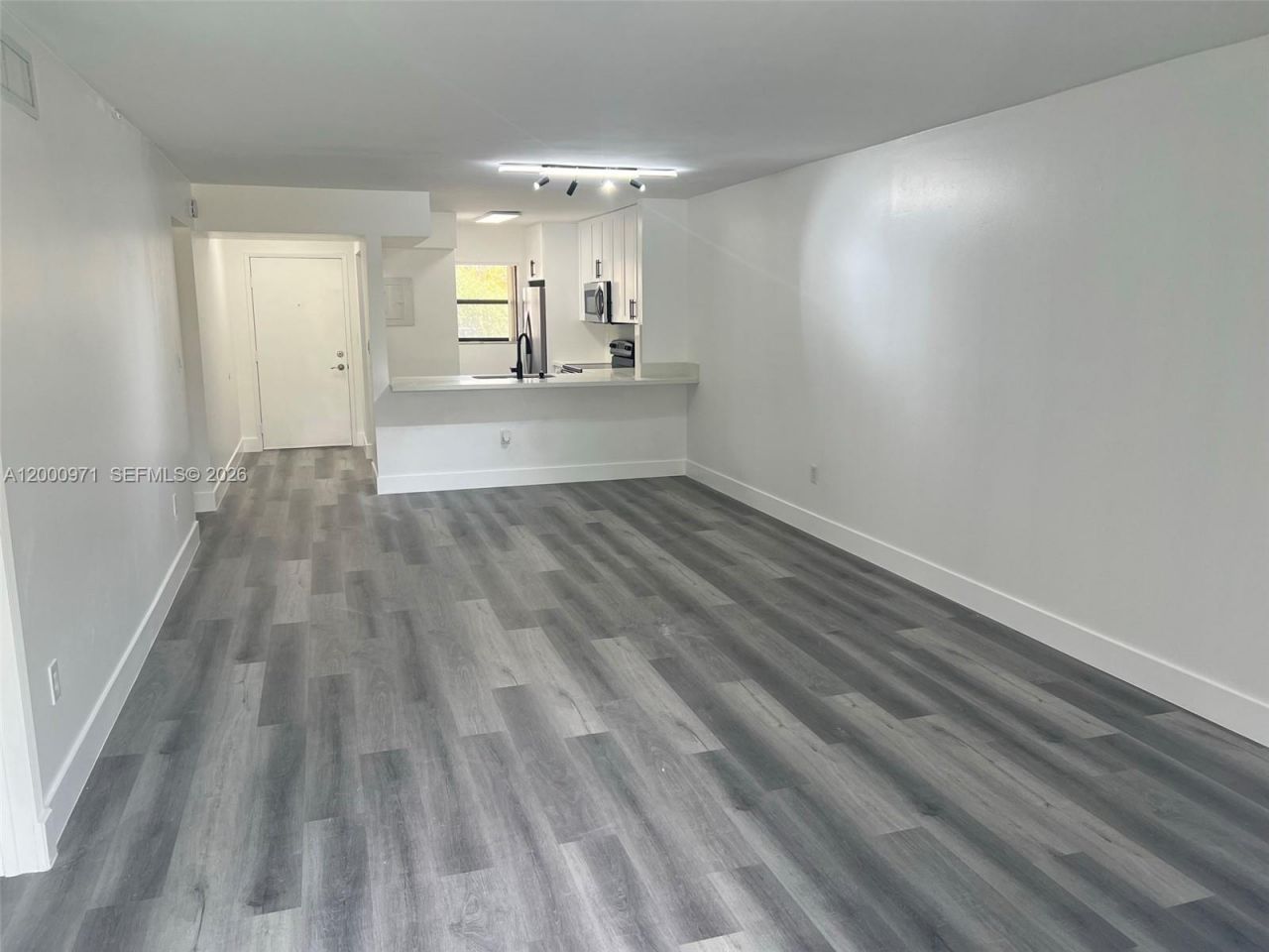 10317 NW 9th St. Cir., Unit 202, Miami, FL 33172 Photo