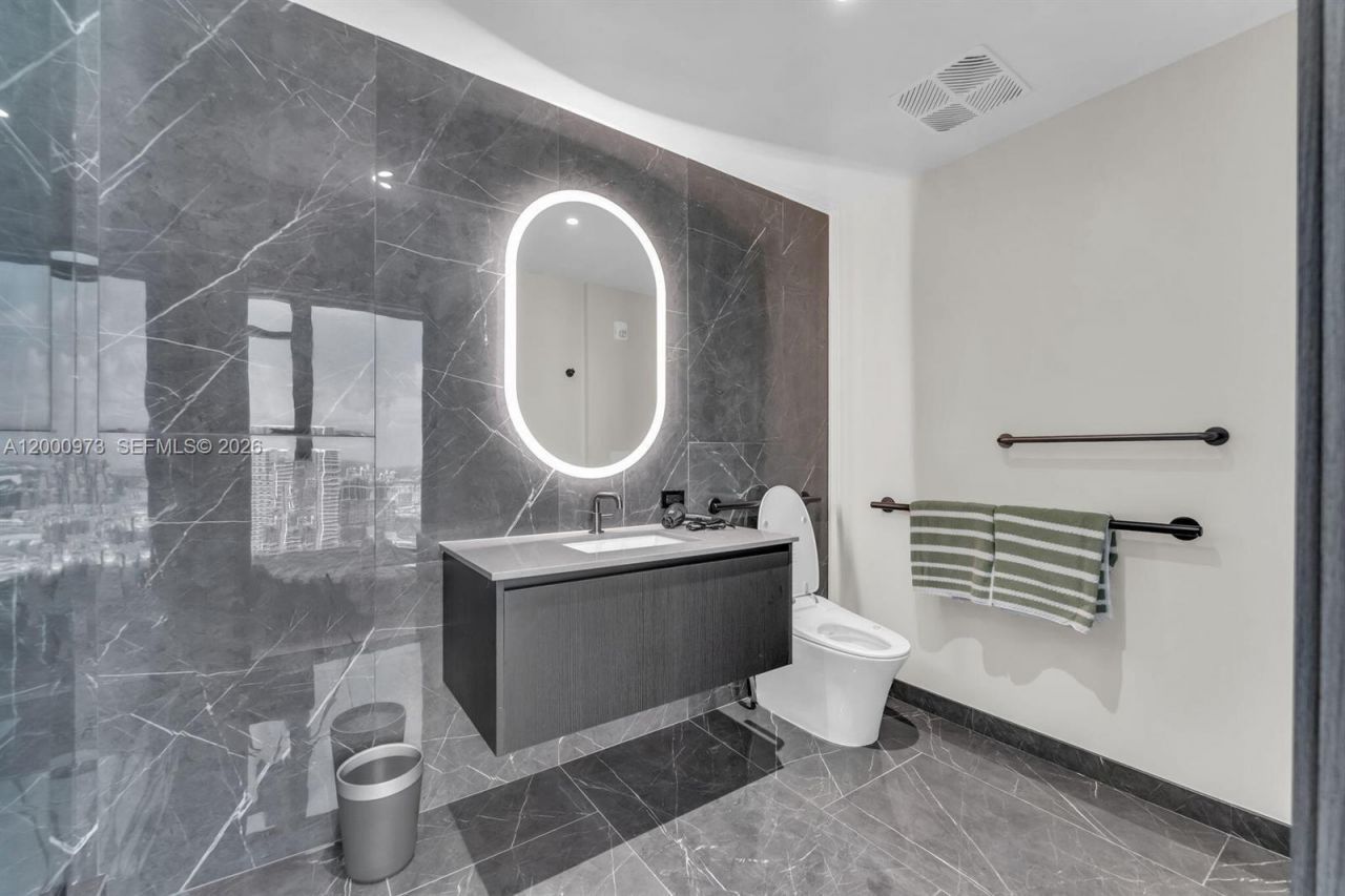 20 NE 11th , Unit 3407, Miami, FL 33132 Photo