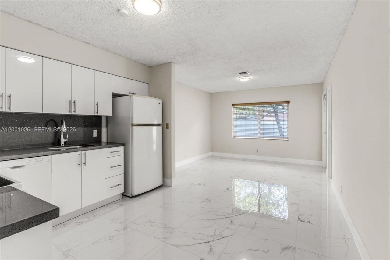 310 SW 76th Ct , Unit 1, Miami, FL 33144 Photo