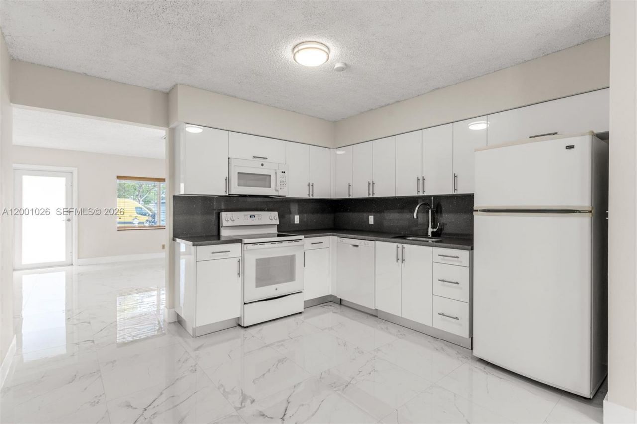 310 SW 76th Ct , Unit 1, Miami, FL 33144 Photo