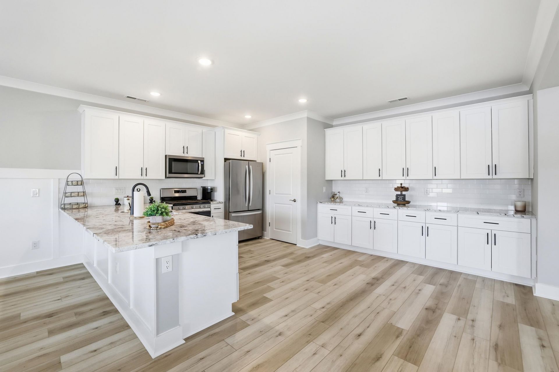 323 Lineback Pl. Photo 9