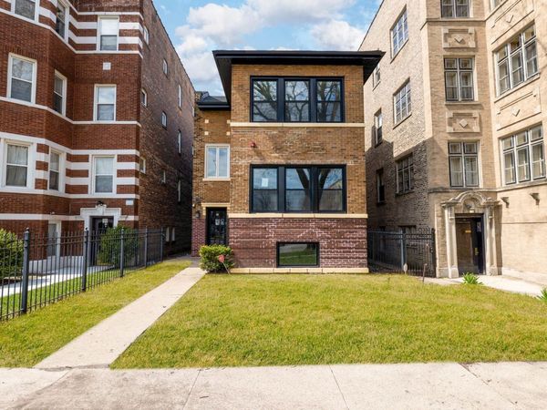 18 S Austin Boulevard, Unit 2, Oak Park, IL 60304