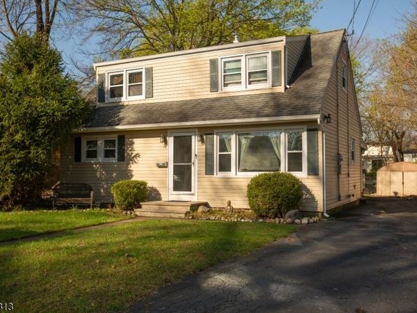 12 Central Ave, Pompton Lakes, NJ 07442