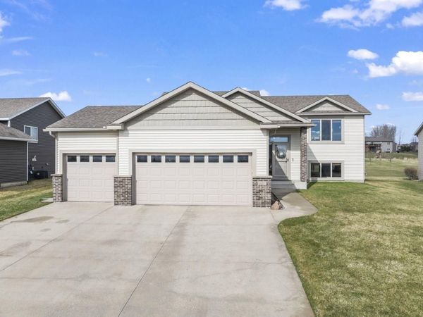 4849 55th Avenue NW, Rochester, MN 55901