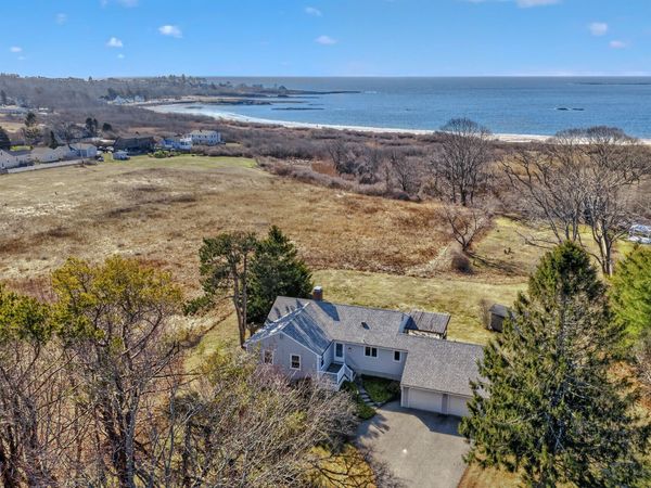32 Bowery Beach Road, Cape Elizabeth, ME 04107