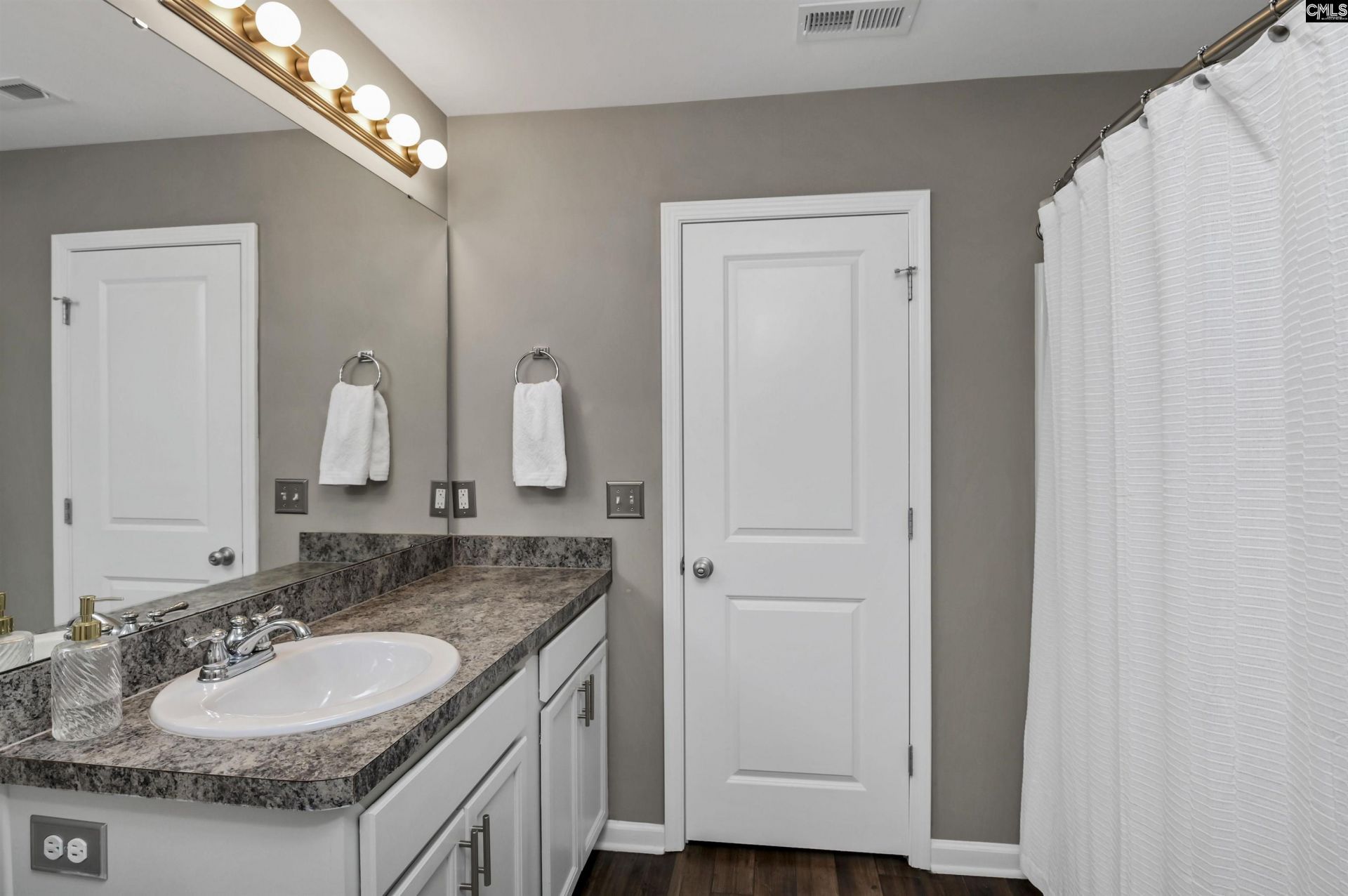 253 Chesterton Drive Photo 14