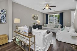 253 Chesterton Drive photo 4