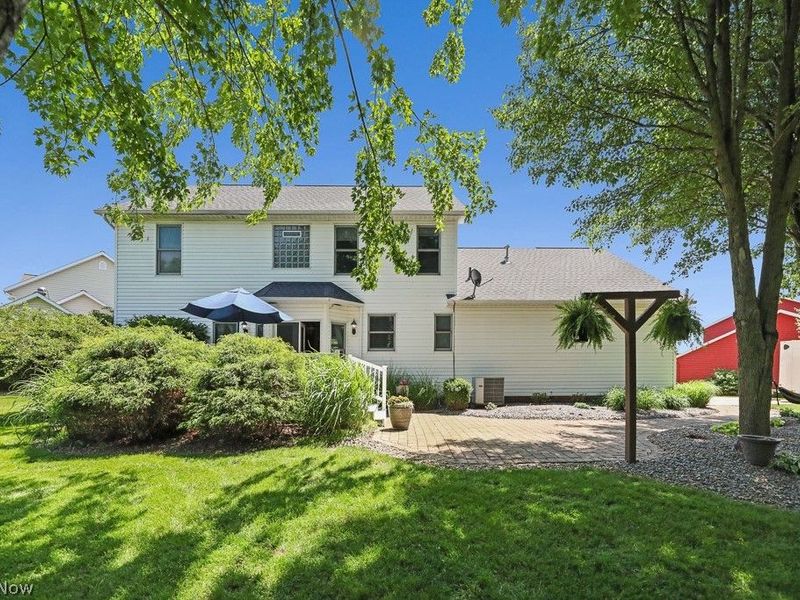 2495 Moredale Circle, Alliance, OH 44601 Photo 2