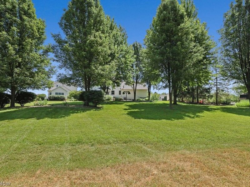 2495 Moredale Circle, Alliance, OH 44601 Photo 3