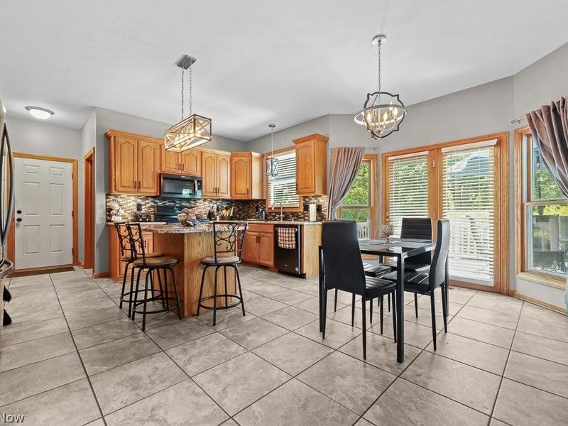 2495 Moredale Circle, Alliance, OH 44601 Photo 6