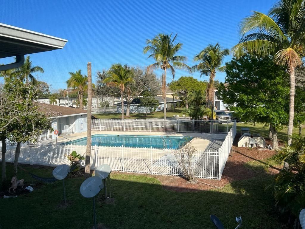 617 Ixoria Avenue, Unit 2a, Fort Pierce, FL 34982 Photo