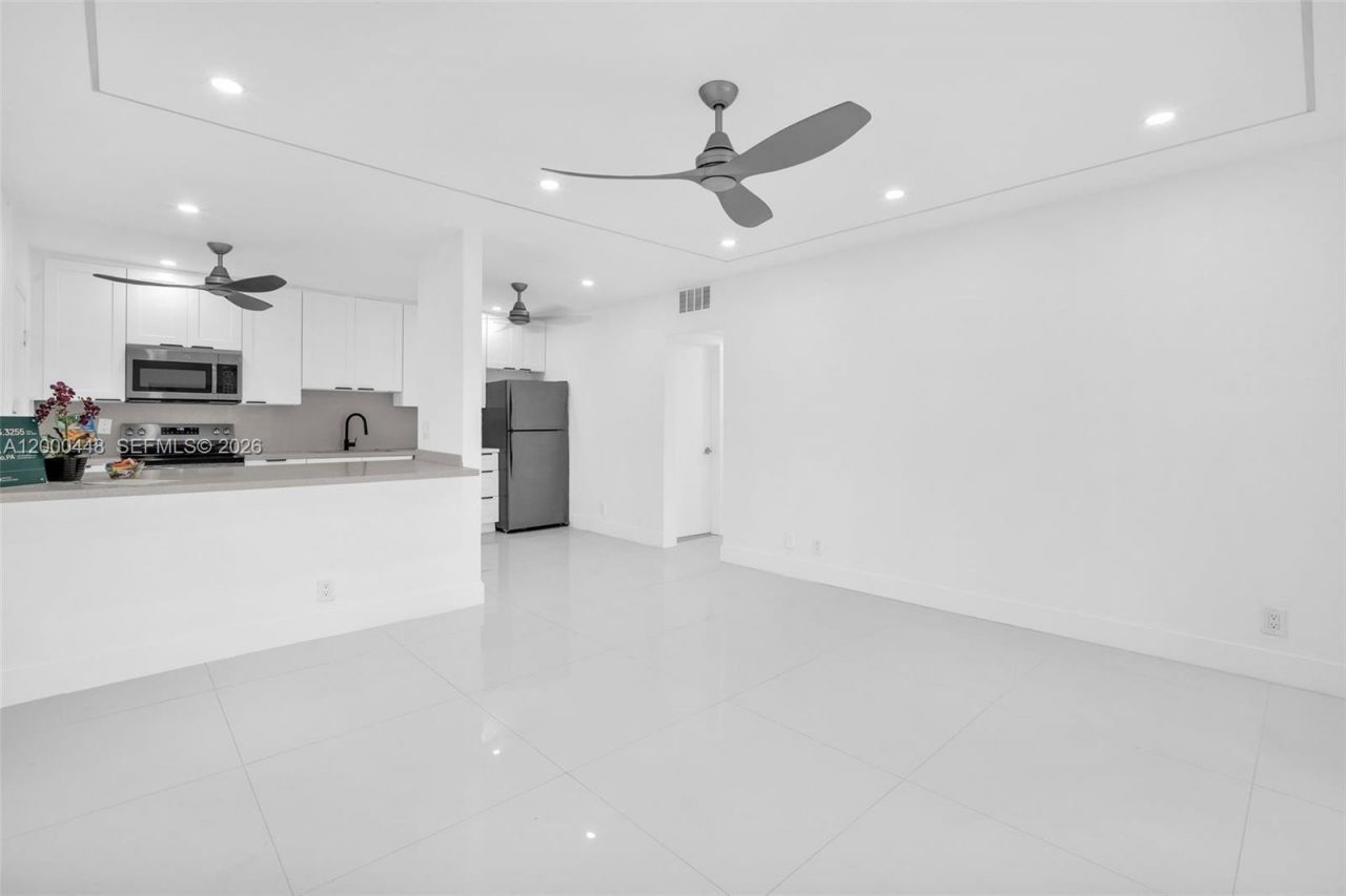 770 SE 2nd Ave , Unit B216, Deerfield Beach, FL 33441 Photo