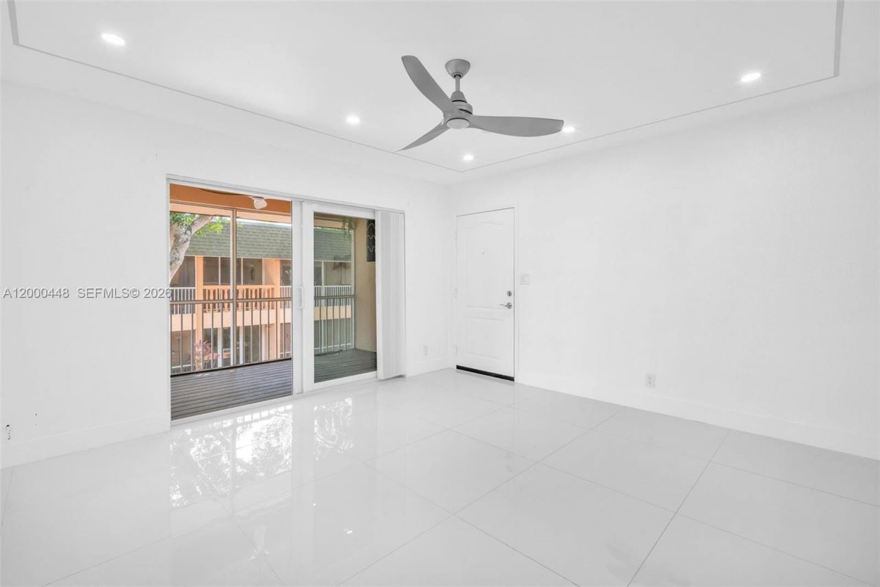 770 SE 2nd Ave, Unit B216, Deerfield Beach, FL 33441 Photo
