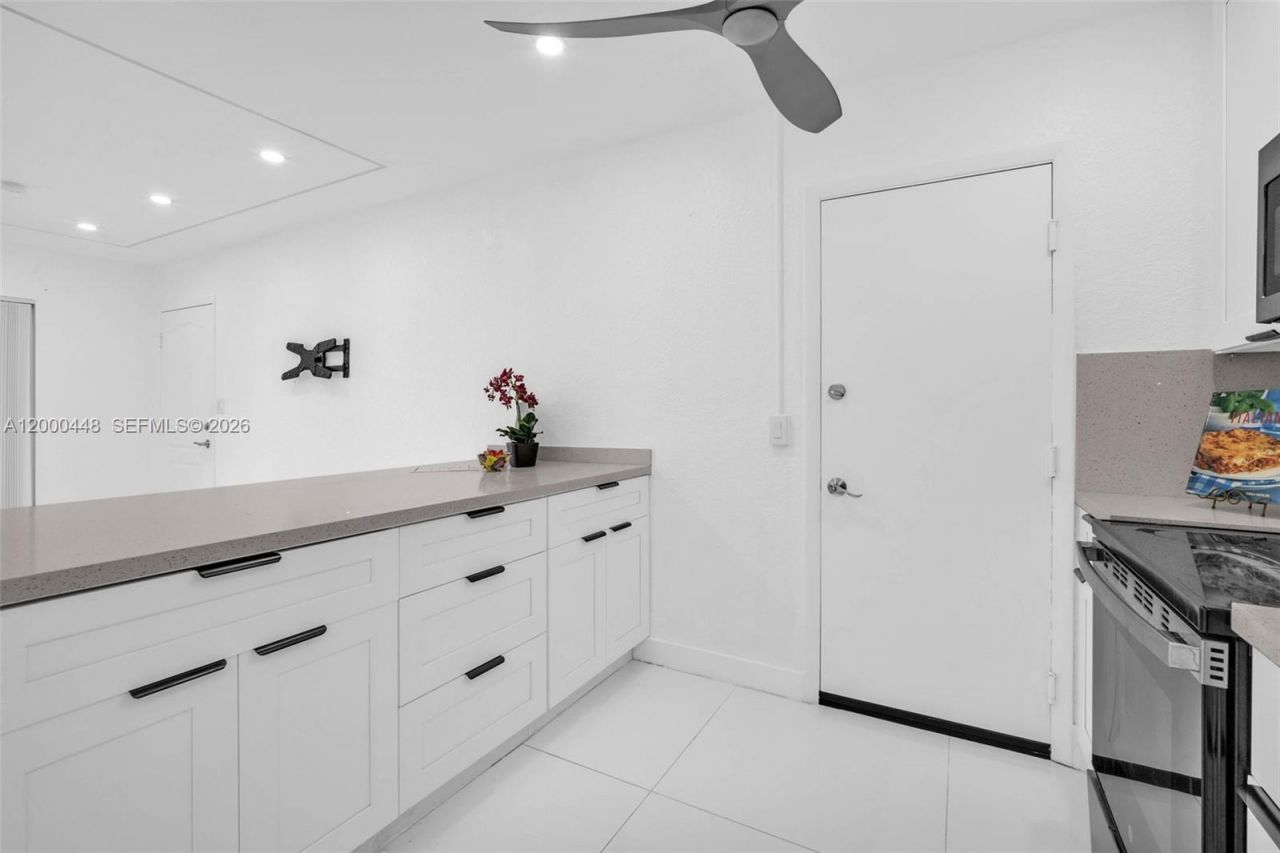 770 SE 2nd Ave, Unit B216, Deerfield Beach, FL 33441 Photo