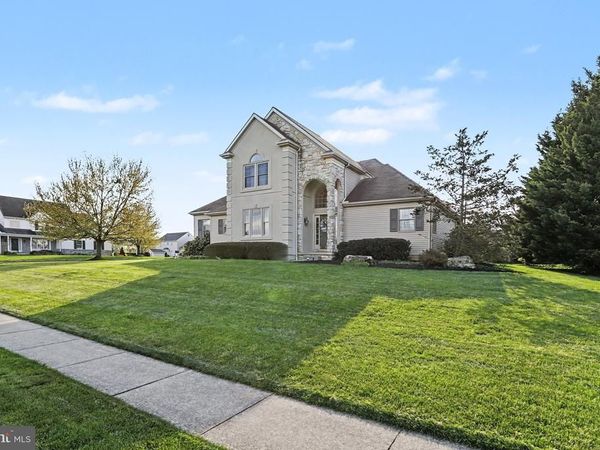 527 FLORIN AVENUE, MOUNT JOY, PA 17552