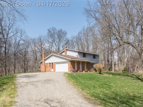 3520 S Hill Road, Milford Vlg, MI 48381