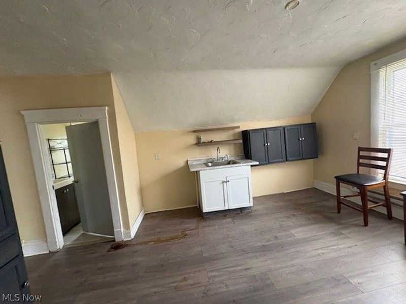 10205 Ostend Avenue, Cleveland, OH 44108 Photo 11