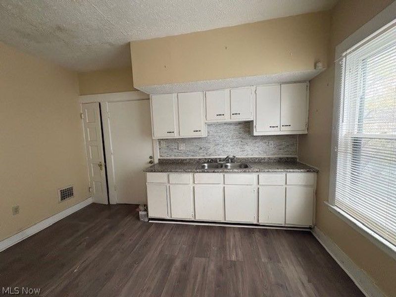 10205 Ostend Avenue, Cleveland, OH 44108 Photo 7