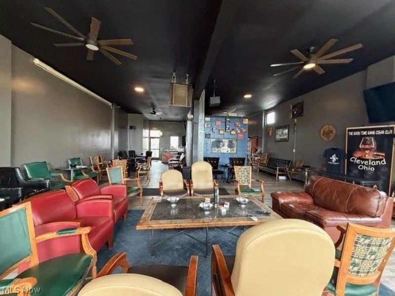 524 E 200th Street, Euclid, OH 44119 Photo 11