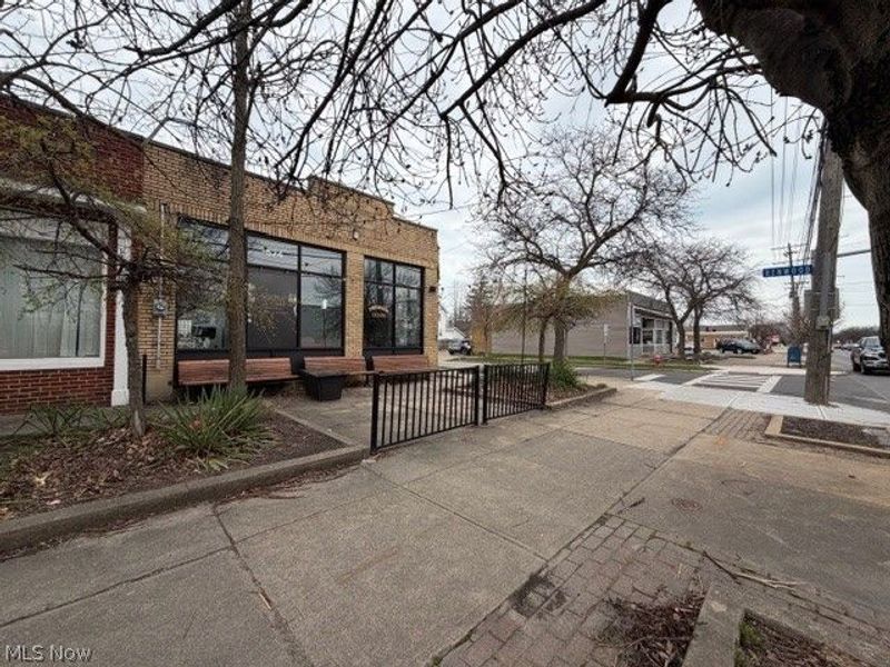 524 E 200th Street, Euclid, OH 44119 Photo 2