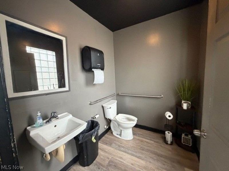 524 E 200th Street, Euclid, OH 44119 Photo 31