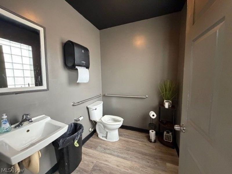 524 E 200th Street, Euclid, OH 44119 Photo 32