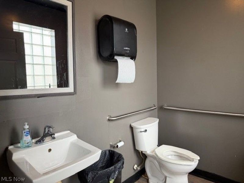 524 E 200th Street, Euclid, OH 44119 Photo 33