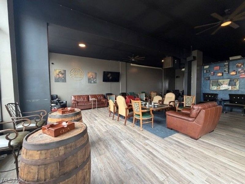 524 E 200th Street, Euclid, OH 44119 Photo 9