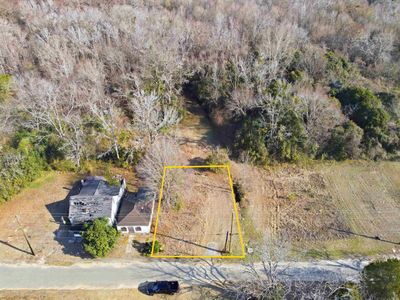 128 Lake St., Lake City, SC 29560