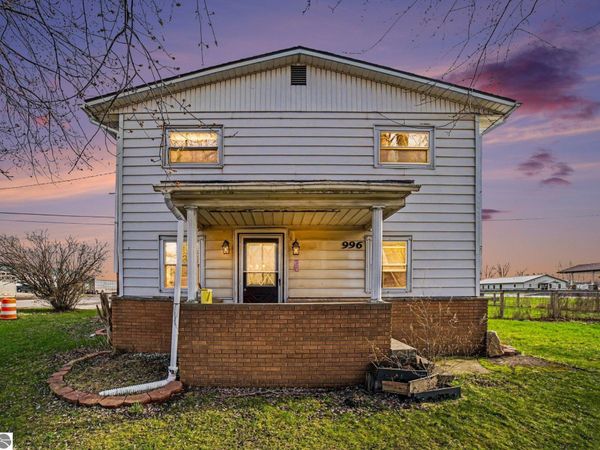 996 Monroe Road E, St Louis, MI 48880